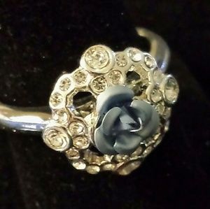 Avon Sparkling Roses Ring 8